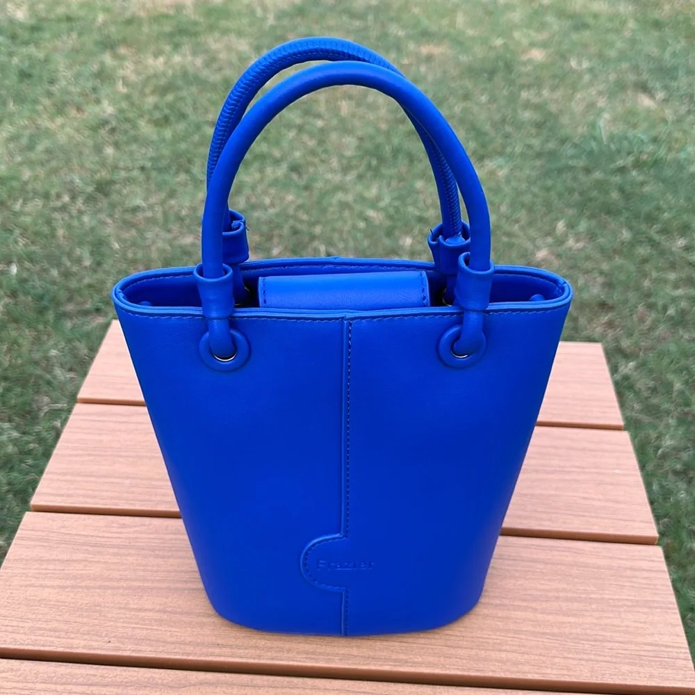Blue Minimalist Bucket Tote NWOT - Picture 1 of 11